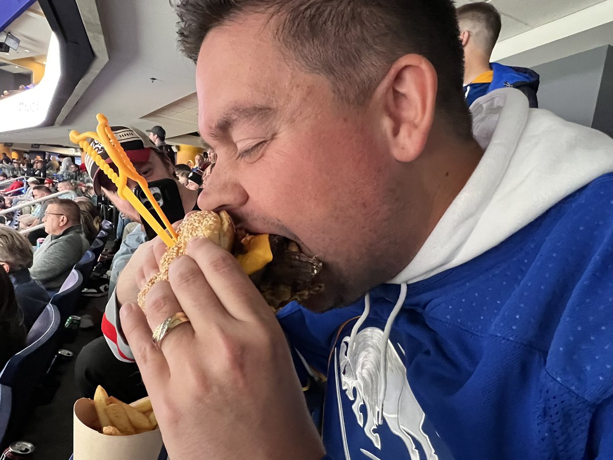 PhotogKatherine's tweet image. Before, during &amp;amp; after #TheDominator #Sabres