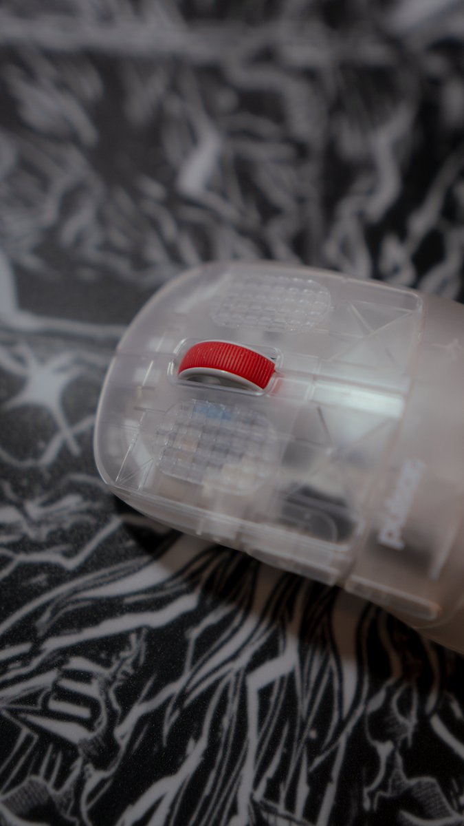 The clear scale grip tape from <a href="/Dragnfly_/">Dragnfly</a> has the most unique packaging I've seen from any grip tape. 

Been using these for a little while, and as someone who uses griptape on all their mice, these feel extremely premium and look insane. Perfect for my X2H superclear and perfect