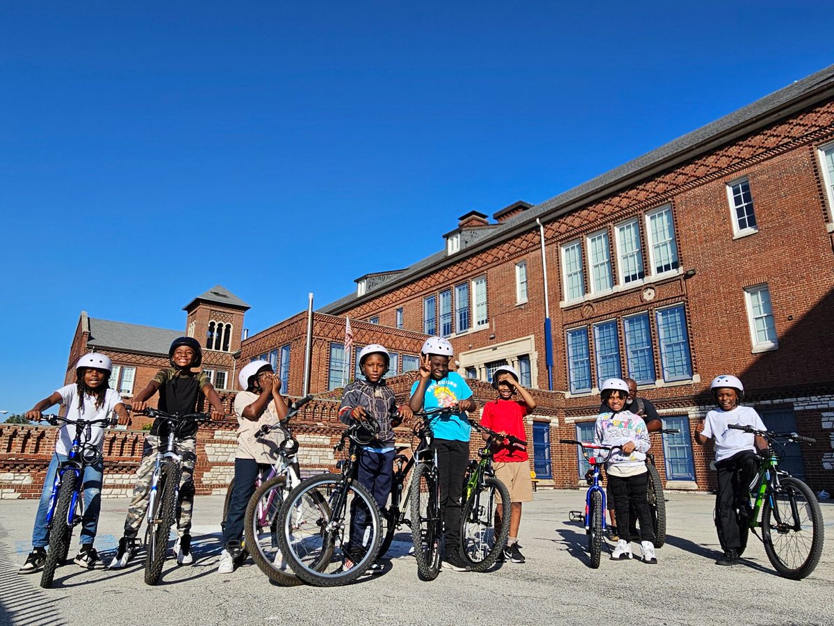 STL BWorks tweet media