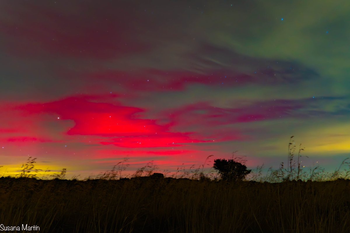 #auroraboreal sobre #Ávila 😍😍 #Auroraborealis Fotos:<a href="/SusanaMar10/">Susana Martín</a> (yo)
Sin palabras!😍
