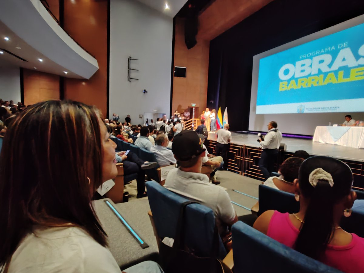 AguiarLedis's tweet photo. #ObrasBarriales es la posibilidad de transformar sueños en realidad. Por eso queremos invitar a los Presidentes de Junta de Acción Comunal.
El plazo es hasta el 18 de octubre y pueden encontrar más información en la Secretaría de Gobierno del Distrito. https://t.co/UkOFg5CISo