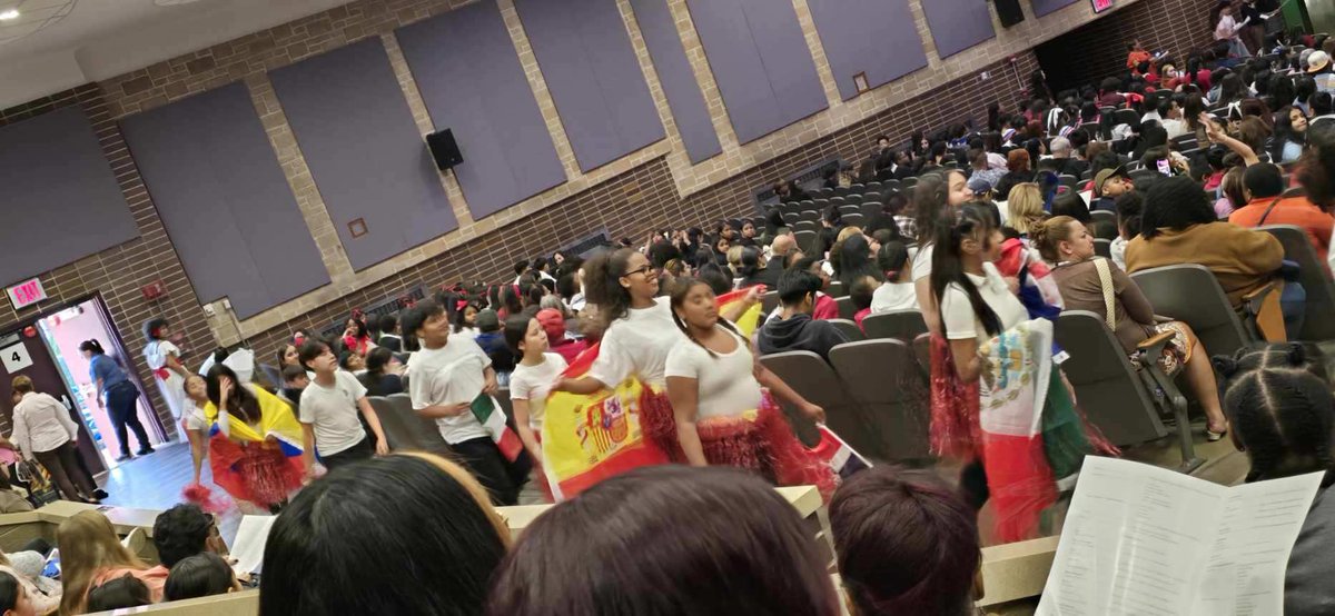 Cesar E. Chavez School had a wonderful time participating in the Districtwide Hispanic Heritage Celebration! Our talented students delivered a breathtaking dance performance, choreographed by Ms. Estefania Hernandez! <a href="/PrincipalDelany/">Principal Delany</a> <a href="/YonkersSchools/">Yonkers Public Schools</a> 

. ¡Gracias a todos! 💃🕺