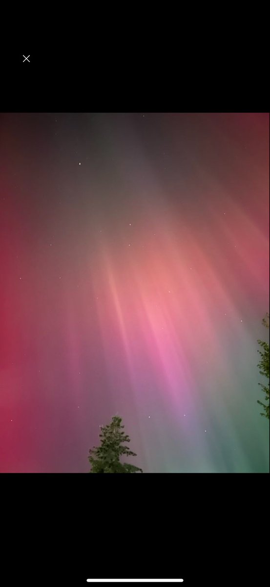 rhodyrug's tweet photo. @DylanDreyerNBC photos from tonight in Biddeford, Maine of aurora borealis thank you @HunterWeldon3 https://t.co/GG8sHk1haY