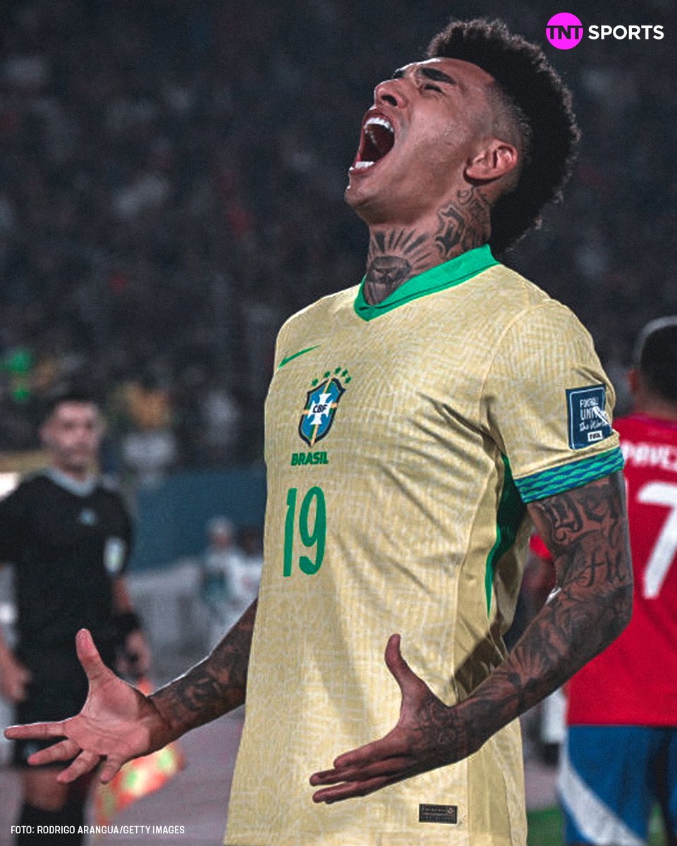 TNTSportsBR's tweet photo. KA-ME-HA-ME-HAAAAAAA!!!! 🔥🔥🔥 QUE ESTREIA DO IGOR JESUS ATÉ AQUI, HEIN?! Já meteu gol no seu primeiro jogo com a camisa da #SeleçãoBrasileira! 🇧🇷🇧🇷🇧🇷 https://t.co/MEiX6HA14W