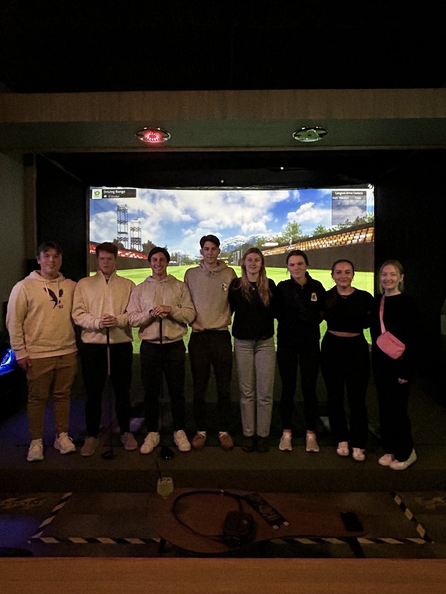 A little group bonding over a game in the golf simulator before the work begin tomorrow at the <a href="/AtlChallengeCup/">Atlantic Challenge Cup</a> in Moncton