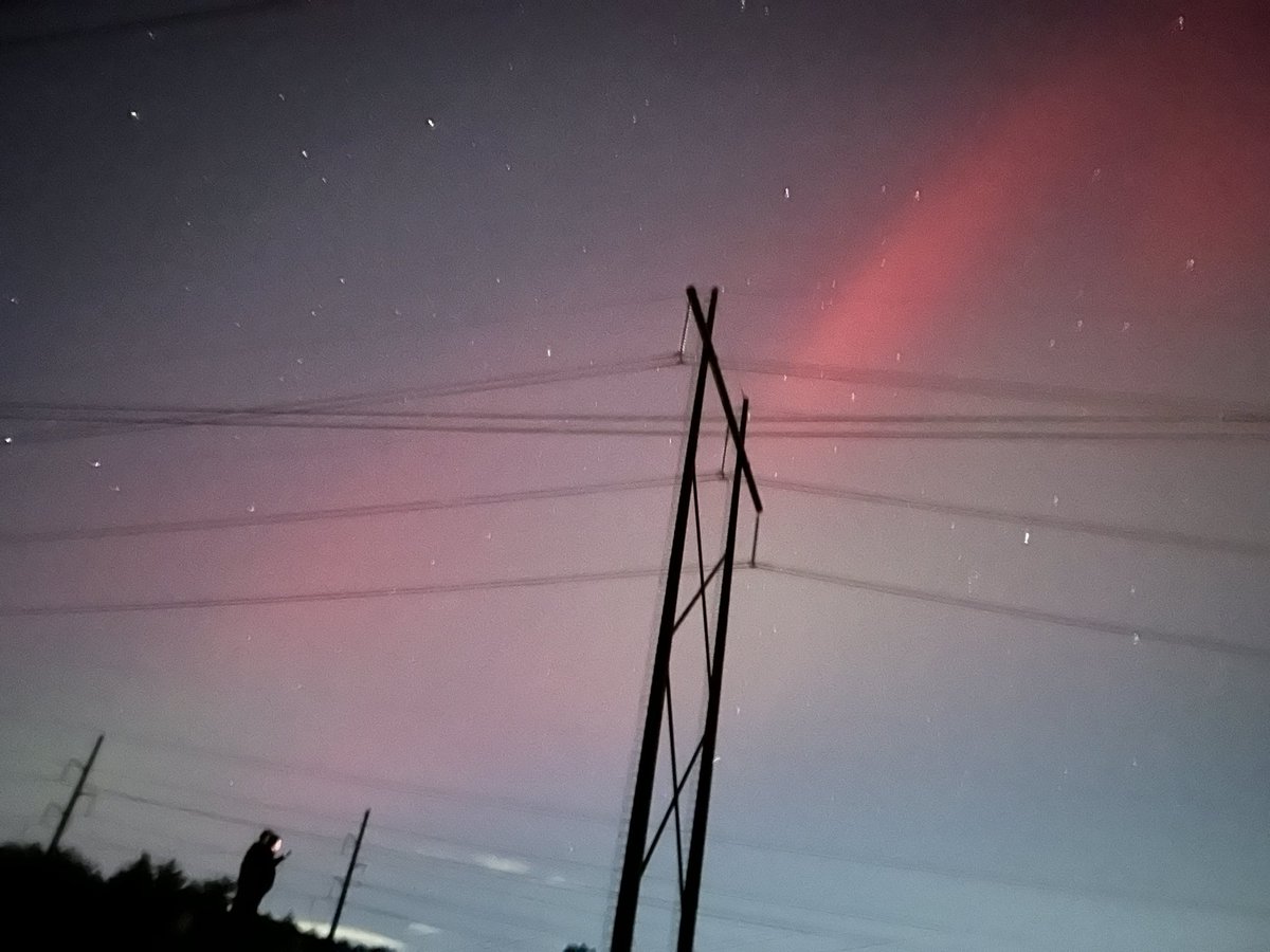 vaske27's tweet photo. Taking it in! #northernlights https://t.co/ppz6NCa8vs