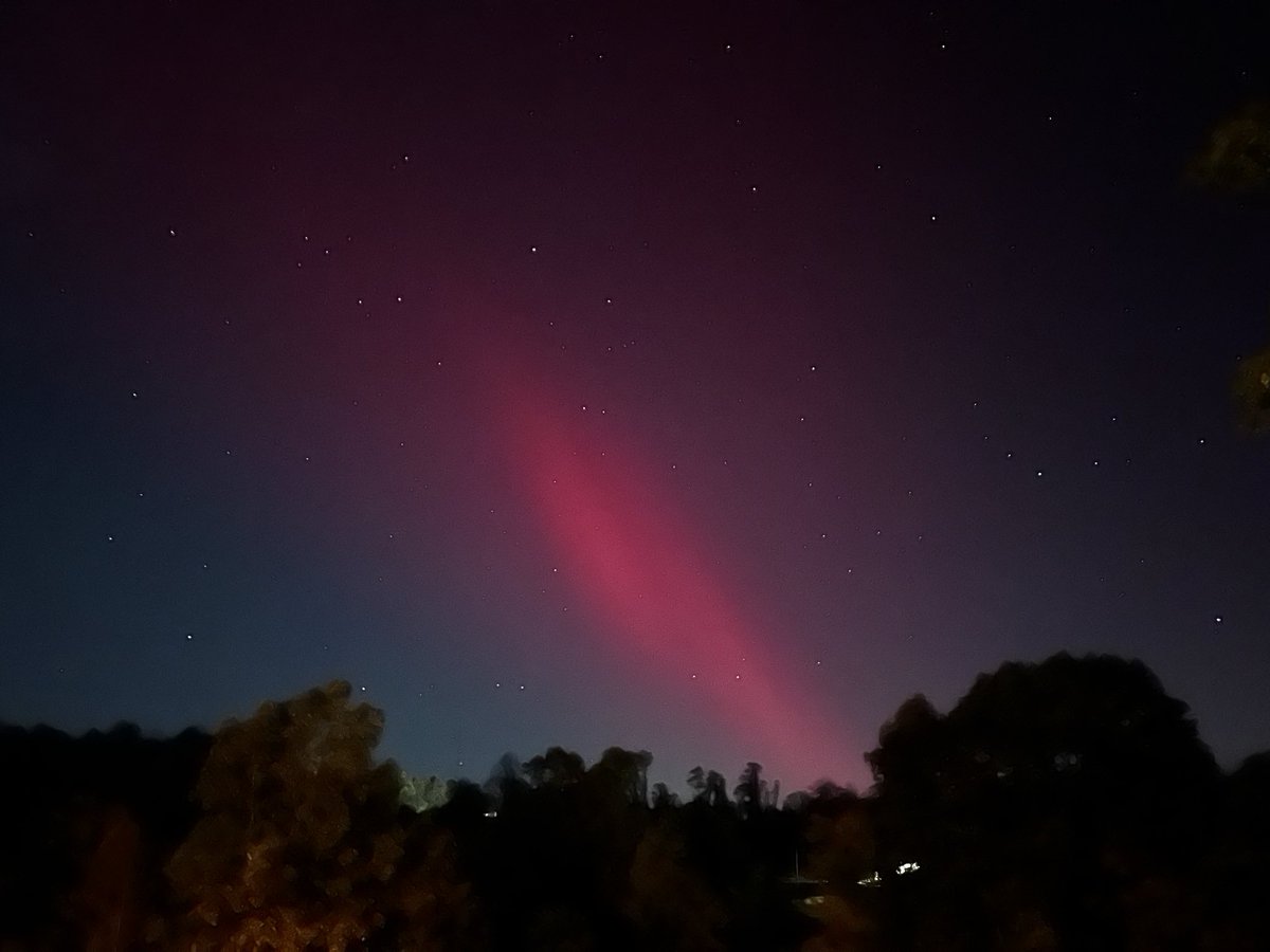 HanCraftedArts's tweet photo. So excited to see the northern lights tonight! I missed the last time🌌💗 https://t.co/GSGLmkVlCI