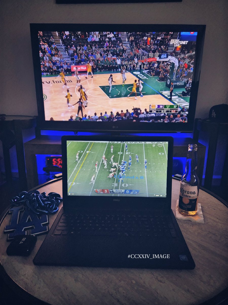 2wo2wentyfo4r's tweet image. #Cool'n 😎👑🍻..
#LetsGoLakers✊🏽🙌🏽🫡 #LetsGoNiners✊🏽🙌🏽🫡