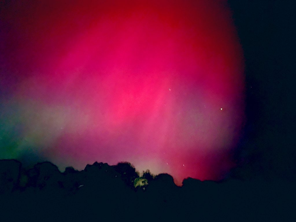 Sometimes nature has its way of telling you just how beautiful life can be! Always wanted to see the Northern Lights didn’t think I would see them so spectacularly on my doorstep #ipswich #suffolk #northernlights #aurora #Auroraborealis