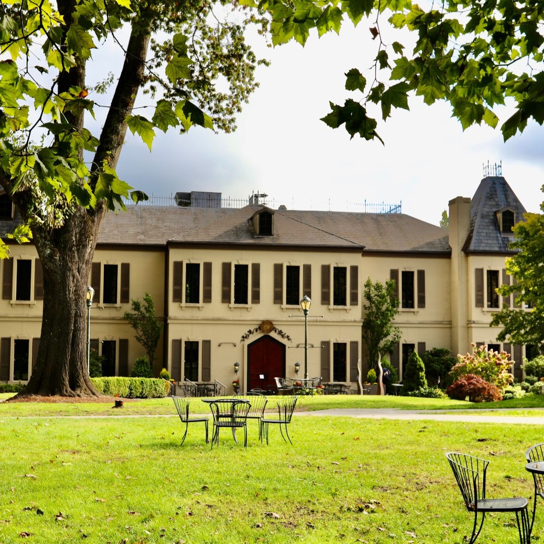 We are thrilled to announce that Chateau Ste. Michelle has been nominated in the Newsweek Readers’ Choice Awards as Best Tasting Room. 🎉

Vote now for us until October 24! ➡️ newsweek.com/readerschoice/…