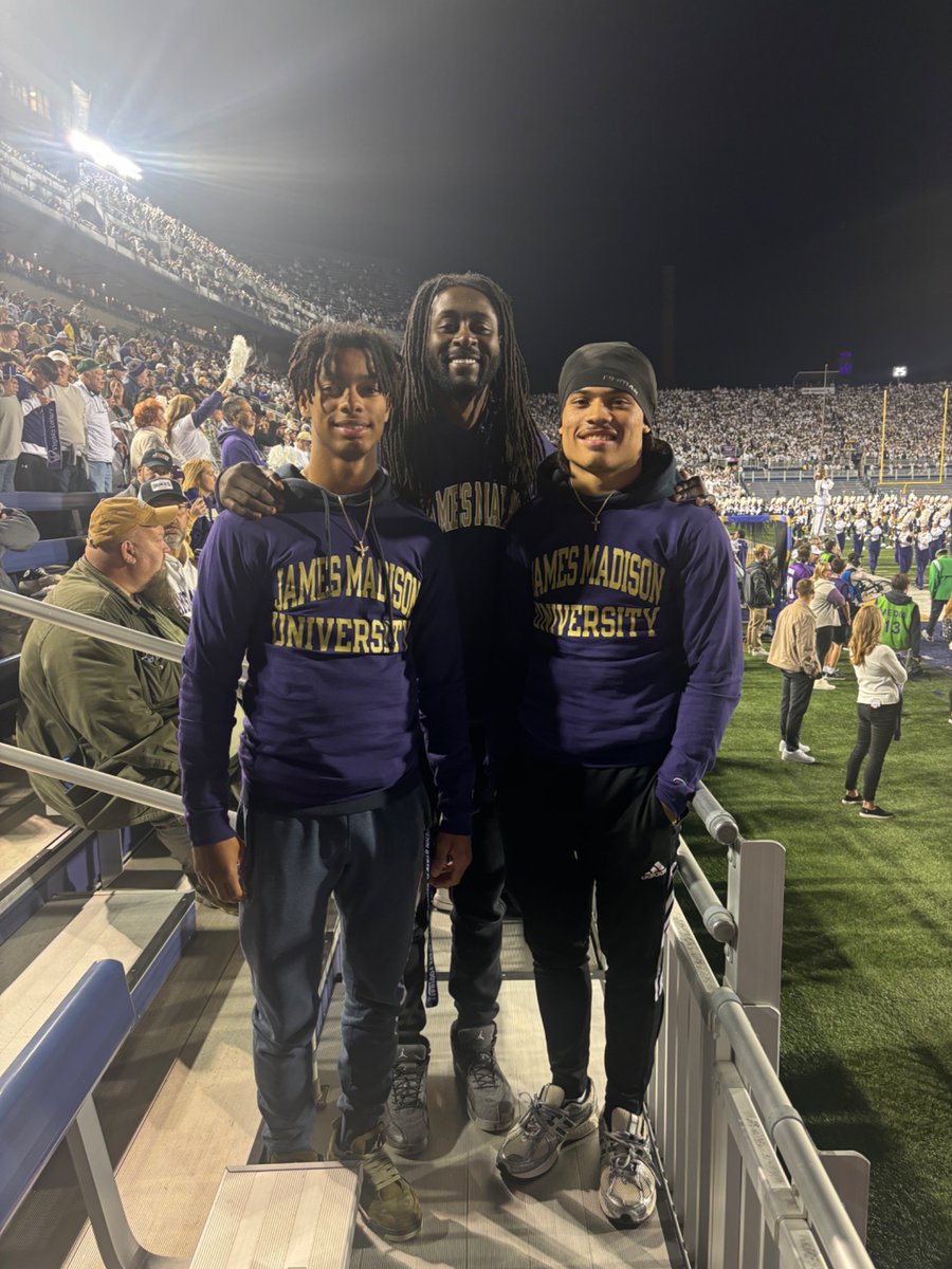 Extremely excited to watch JMU go at it tonight ! The atmosphere is skyrocketing! <a href="/DyeTrashon/">Trashon Dye</a> <a href="/JMUFBRecruiting/">JMU Football Recruiting</a> <a href="/CoachHenryJr/">Coach Henry Jr.</a> <a href="/EdwinHidal32565/">Edwin Hidalgo</a>