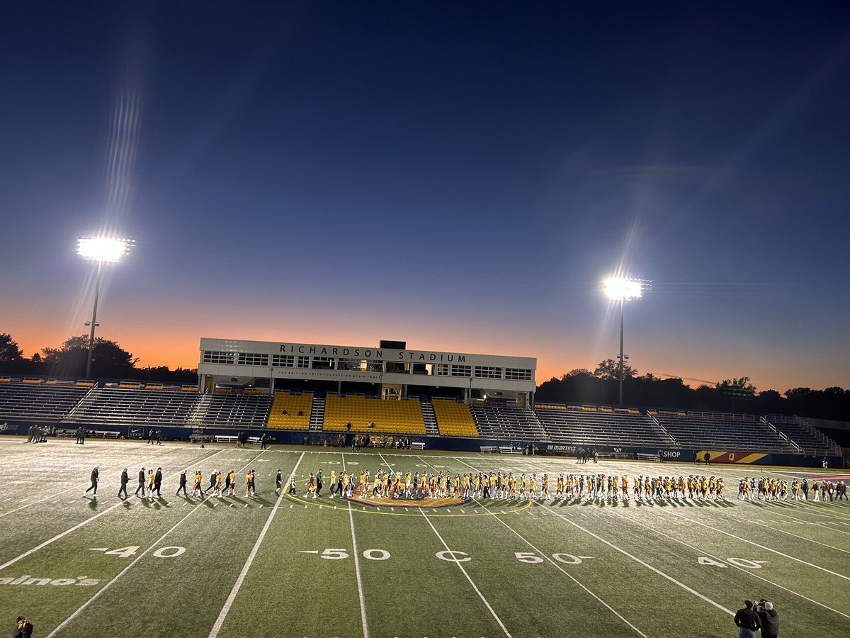 A beautiful evening for some football at the Bill MacLeod Catholic Cup 🏈<a href="/alcdsb/">ALCDSB</a>