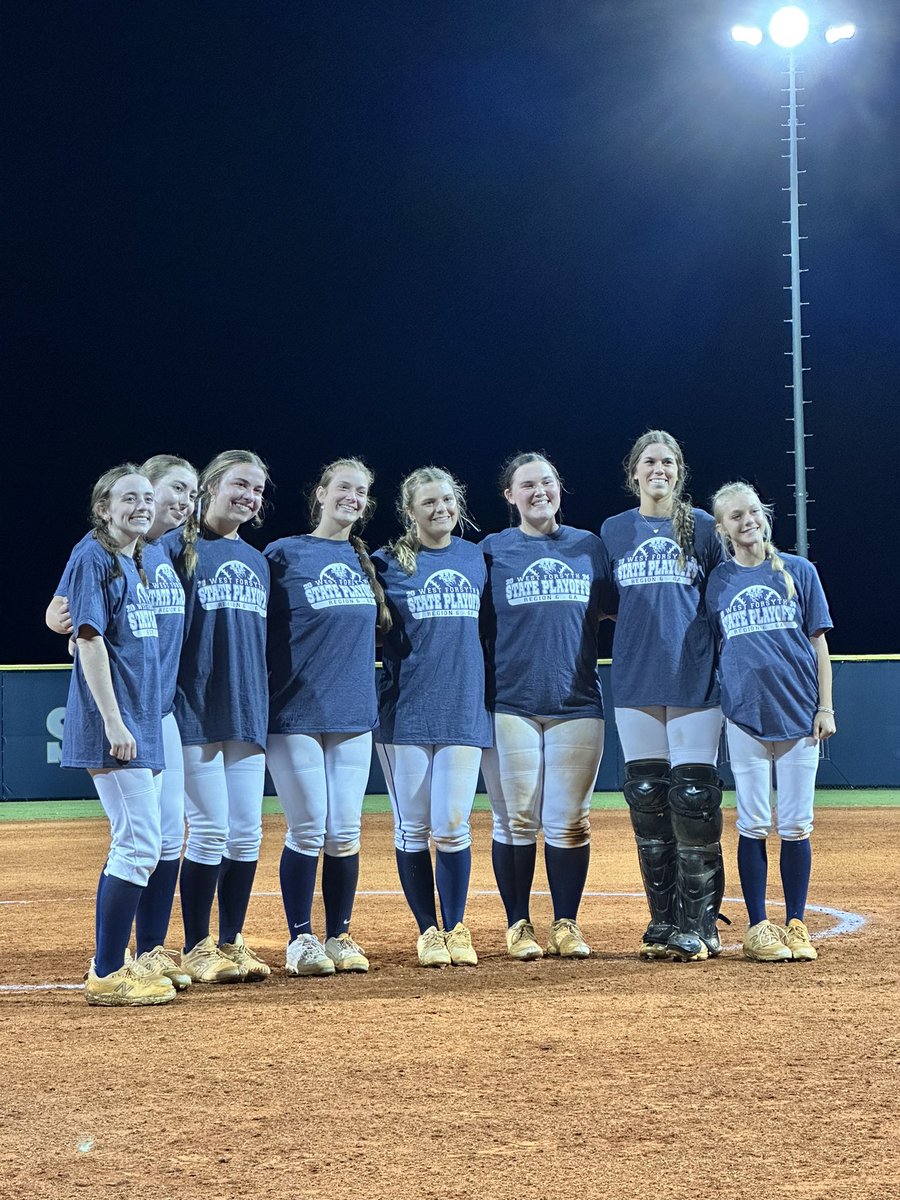 Avery Elise 🥎 tweet media