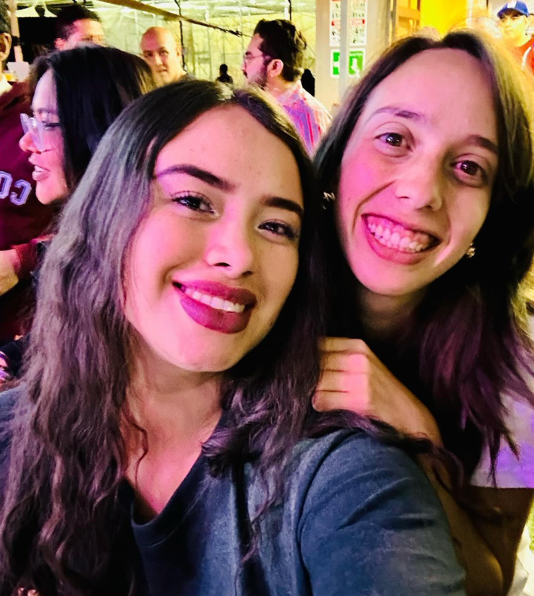 Amiga muchísimas felicidades por tu cumpleaños, espero la estés pasando de  lo mejor. Te deseo muchos años más llenos de bendiciones, éxitos y  triunfos, eres una gran joven y una luchadora por, image size:1075x1200