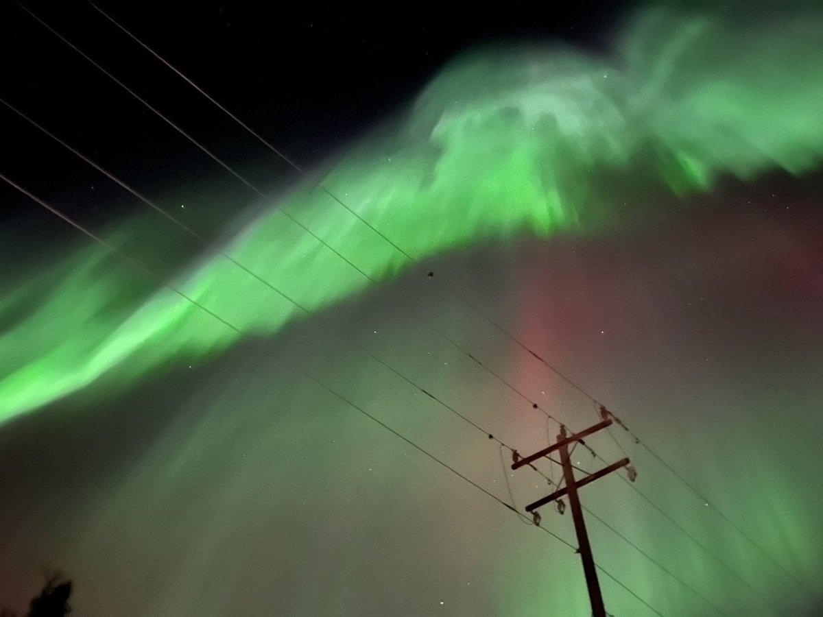 outhereforme's tweet photo. @SilencedHippie here is my pics of the northern lights from monday night up in northern ontario canada! https://t.co/sIU9zlDUtj