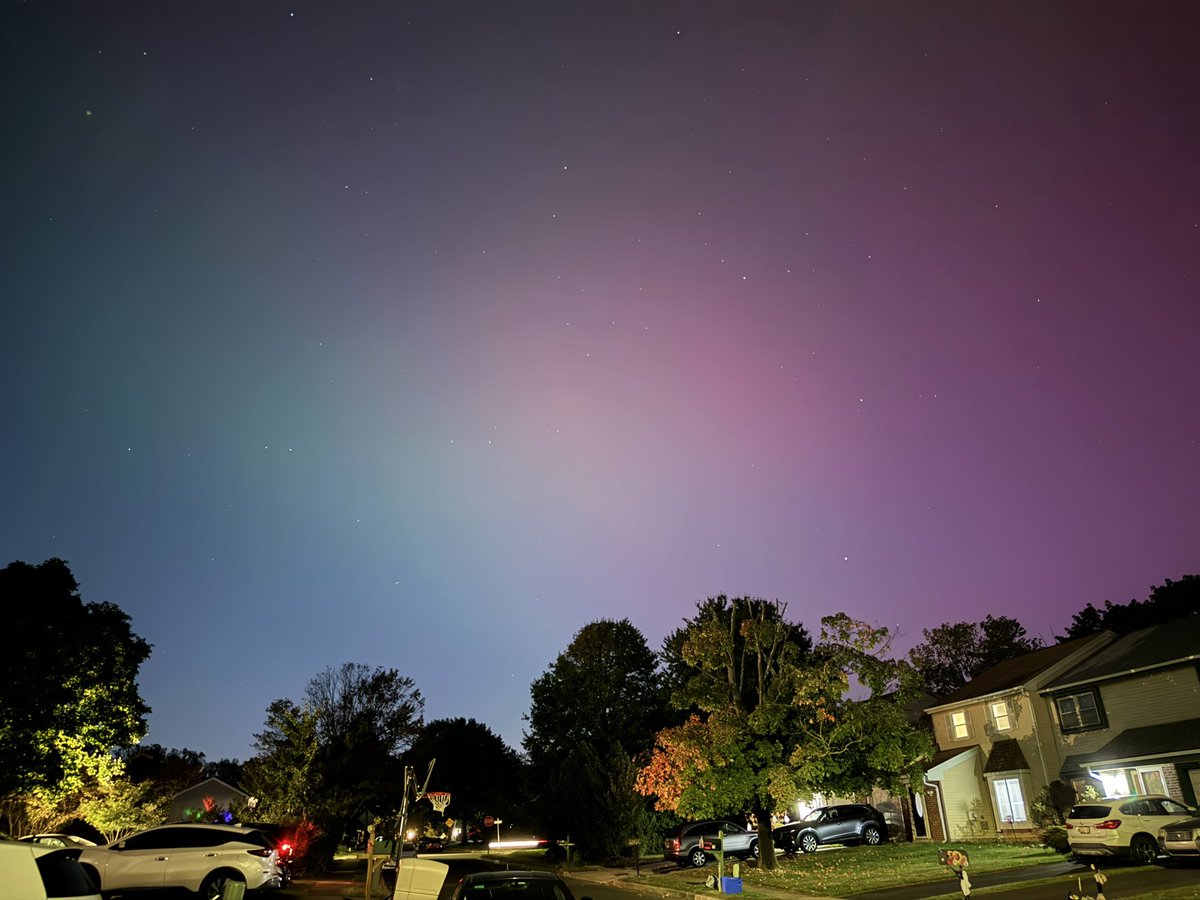 The aurora borealis, localized entirely within my driveway?