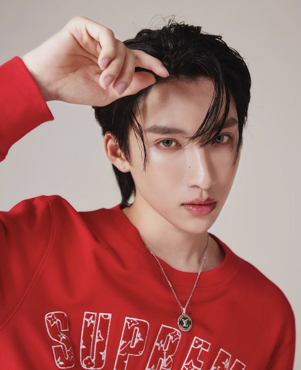 hubboyslove's tweet image. 🏳️‍🌈 BISSEXUAL! Em entrevista a revista Mirror, Noeul Nuttarat de #LoveInTheAir fala sobre sua sexualidade.

“Não me importo se é homem ou mulher, se essa pessoa faz meu coração palpitar e é meu porto seguro, posso estar com ela desde que me faça feliz. Eu tenho experiências…