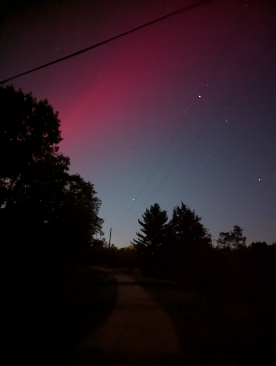 nimesys's tweet photo. @TeraBlake @Local12 Auroras in Aurora https://t.co/4BIWIcgEeJ
