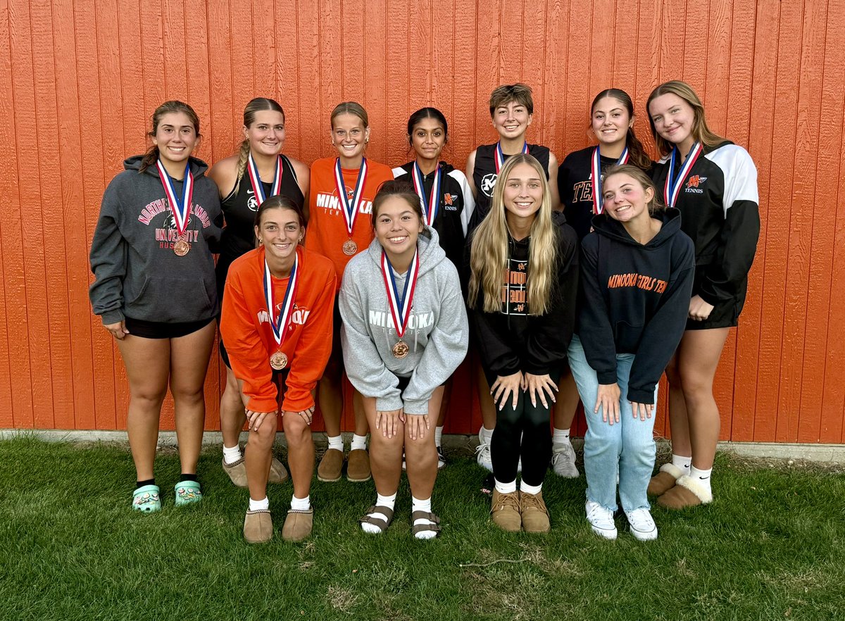 tshields09's tweet image. A solid showing from Varsity Girls Tennis this season! Lots of medals (Top 4 finishes) all around. As a team, we finished 3rd in the SPC! A really nice season all around. @MCHSDistrict111 @MCHS_AO