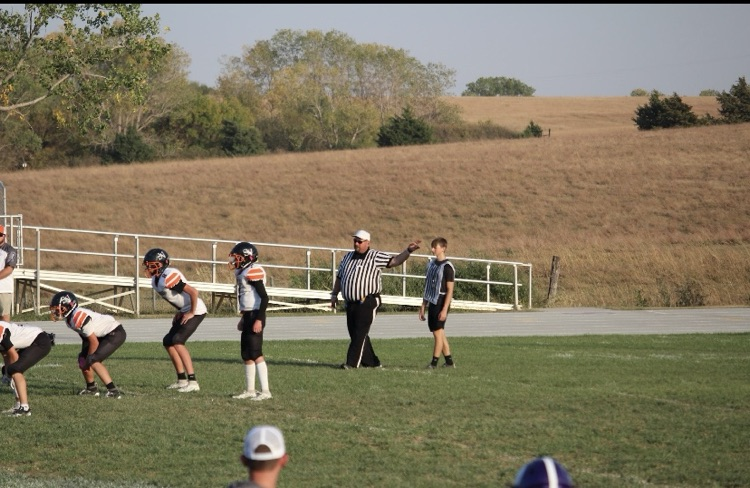 sestrojans's tweet image. A couple Intro to Officiating students were able to get some on-field experience during the JH football game tonight.  Thanks to Dwayne Rindt and his crew for giving them this valuable learning experience. #kshsaa #refreps
