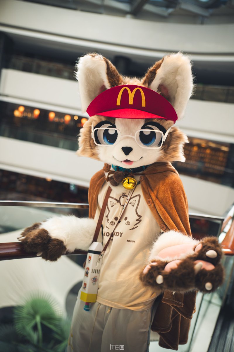 也许你想来一杯咖啡？

📷:米欧（不知道推特号）
#FursuitFriday