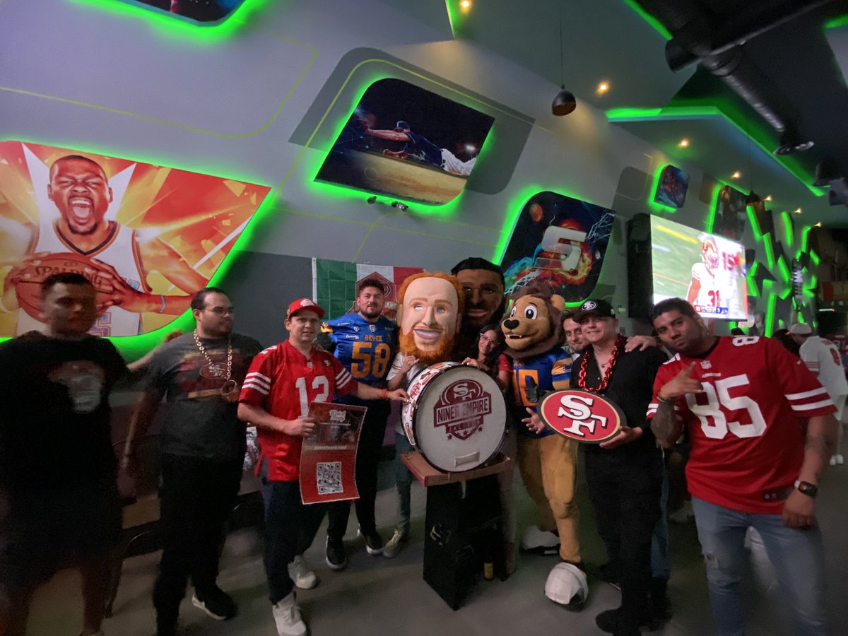 Disfrutando desde Jalisco el TNF🏈 <a href="/FOXImpactoNFL/">FOX Impacto NFL</a> #FoxImpactoNFL #LargaVidaAlRey