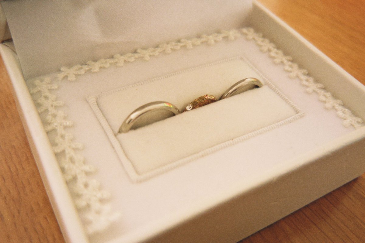 私と夫の結婚指輪の間に、
🍑が自分のオモチャの指輪入れてるの見つけて…ｷｭﾝｯ…これが………愛……🫠💓