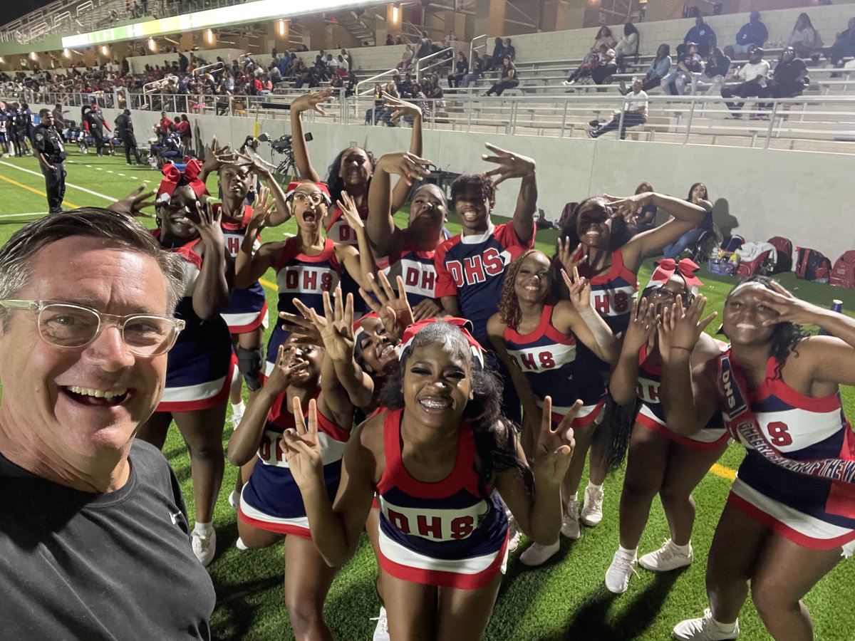 Got help putting up the 4’s from ⁦<a href="/BODFalconCheer/">DAVIS HIGH SCHOOL CHEER</a>⁩ 

Dekaney 14
Aldine Davis 14

Start of 4th

⁦<a href="/abc13houston/">ABC13 Houston</a>⁩ #txhsfb