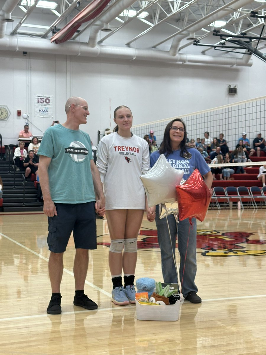 TreynorNation's tweet image. What a great group of senior leaders! Thanks for all you do for our Treynor Community. We are all looking forward to see where the future takes you! Thanks seniors.