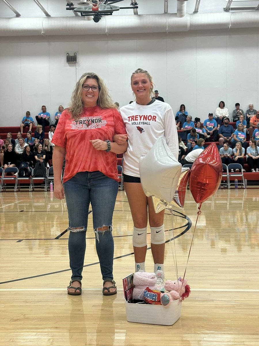 TreynorNation's tweet image. What a great group of senior leaders! Thanks for all you do for our Treynor Community. We are all looking forward to see where the future takes you! Thanks seniors.