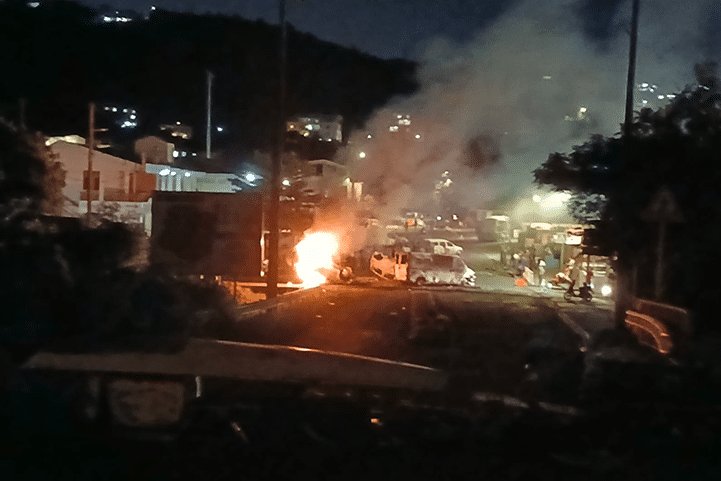 Stephane_Poli's tweet image. 2024, la Martinique.

Président de la République, Emmanuel Macron.

#Macron
#Barnier
#Martinique