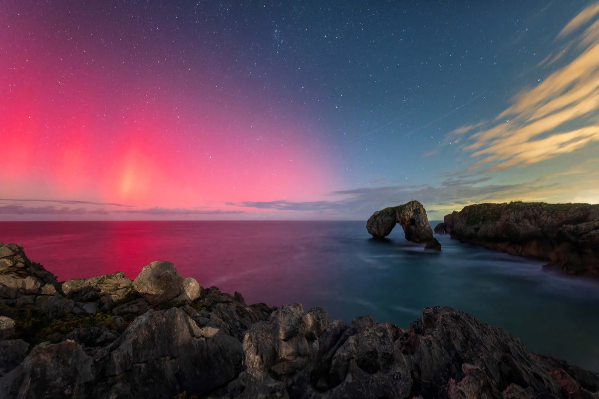Alfonso Tomás (@alfonsotomas_1) on Twitter photo Noche MÁGICA!!!
Aurora Boreal en el Castro de Las Gaviotas (Llanes).
<a href="/eltiempotpa/">El tiempo TPA</a> <a href="/TurismoAsturias/">TurismoAsturias</a> Noche MÁGICA!!!
Aurora Boreal en el Castro de Las Gaviotas (Llanes).
<a href="/eltiempotpa/">El tiempo TPA</a> <a href="/TurismoAsturias/">TurismoAsturias</a>