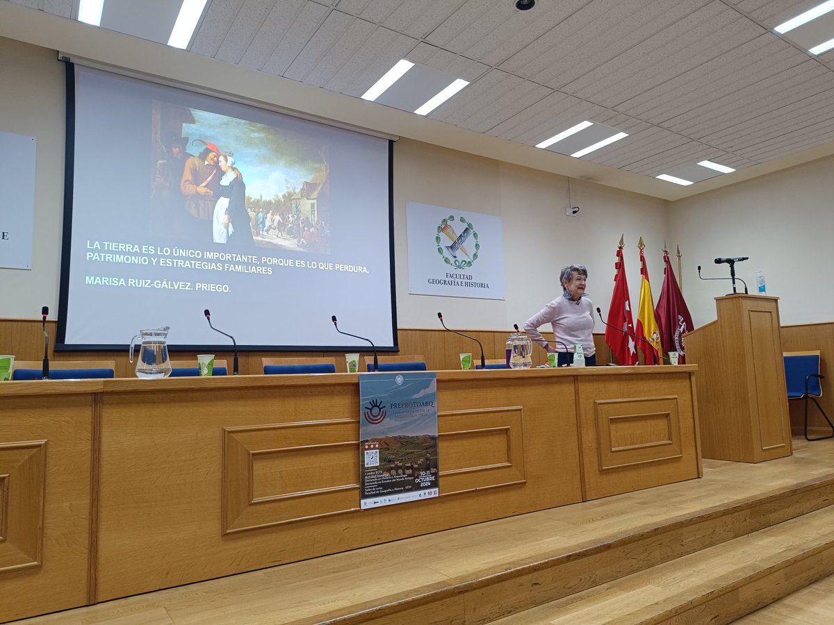 PreProtoArq's tweet image. Empezamos segunda jornada en #PreProtoArq con nuestra querida Marisa Ruiz Galvez, con una ponencia sobre #patrimonio y estrategias familiares. Gran pistoletazo de salida a nuestra sesión 3, Creando comunidad.