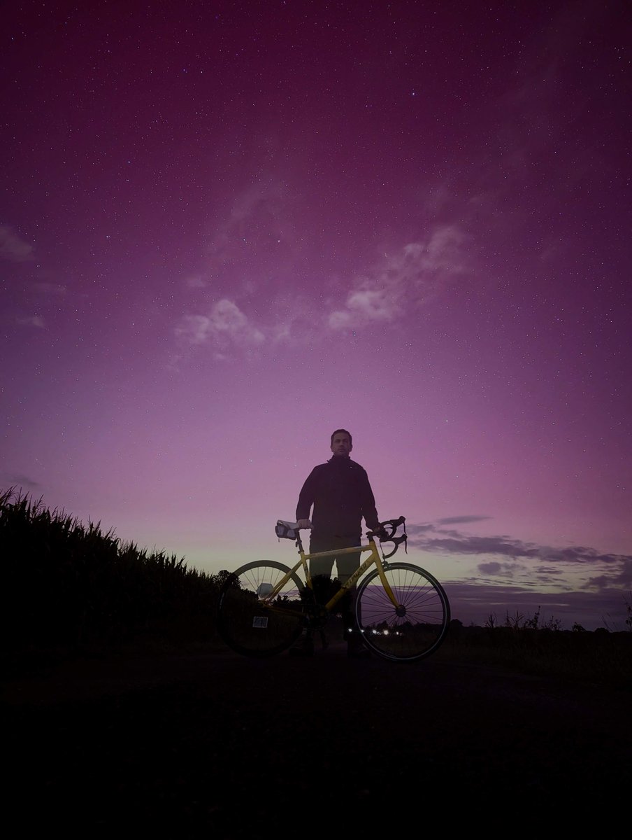 Aurore Boréale x Pause Longue x Vélo

Ce que l'œil humain ne pouvait aussi clairement voir, mais le capteur numérique oui !

#AuroresBoreales #Bretagne #Rennes