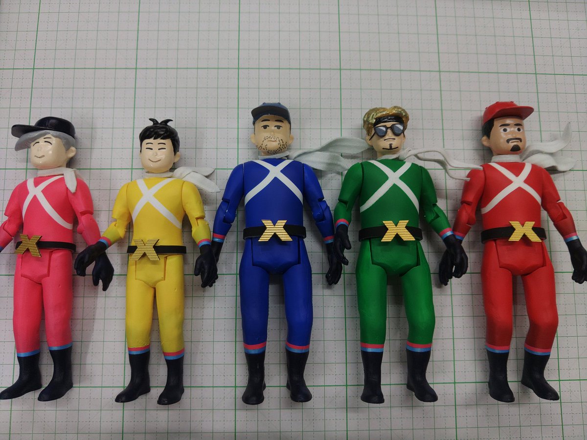 飯塚貴士監督の依頼で‘ザストロングパンタロンX’さんのMV用のロボットとフィギュアを作りました。
今回もいつも通りの製作期間の短さの中、頑張って作りました。
完成したMVのなかではちゃんと合体して戦ってますので良かったら見て下さい！！(*⌒∇⌒*)

youtu.be/jn5lcqwPa6k?si…