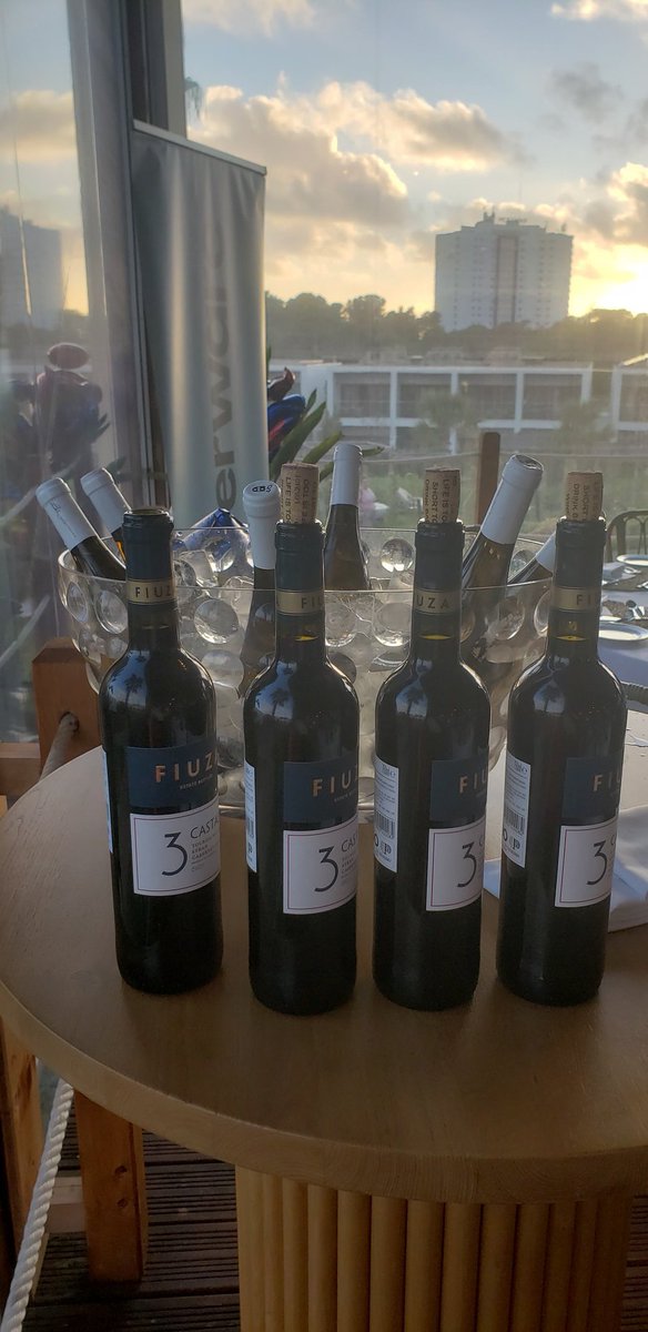 WineConnectionH's tweet photo. Cheers to Love and Wine! ❤️

Engagement season is in full swing, and what better way to celebrate than with a glass of your favorite wine? Whether you’re sipping on a bold red, a refreshing rosé, or a crisp white, we want to know: What’s your go-to wine choice?Comment below https://t.co/kl91HZXXZ8