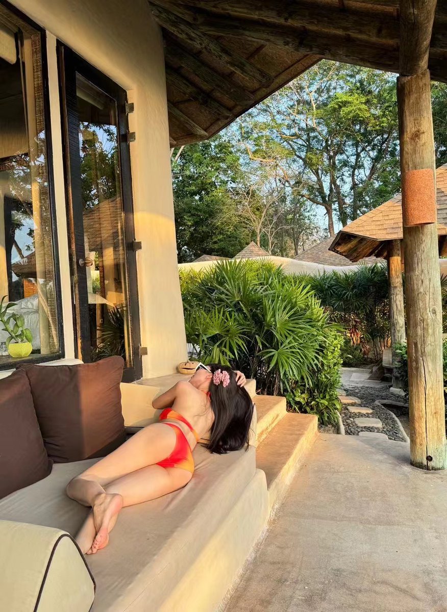 福利姬阿伦分享的黄推图片4 - 网红私拍内容