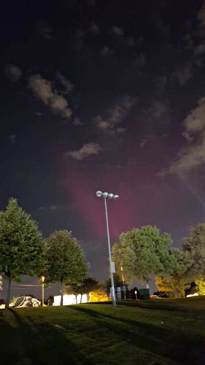harlowgold's tweet image. #northernlights #Auroraborealis from #rubyhill #Denver just before 8pm tonight