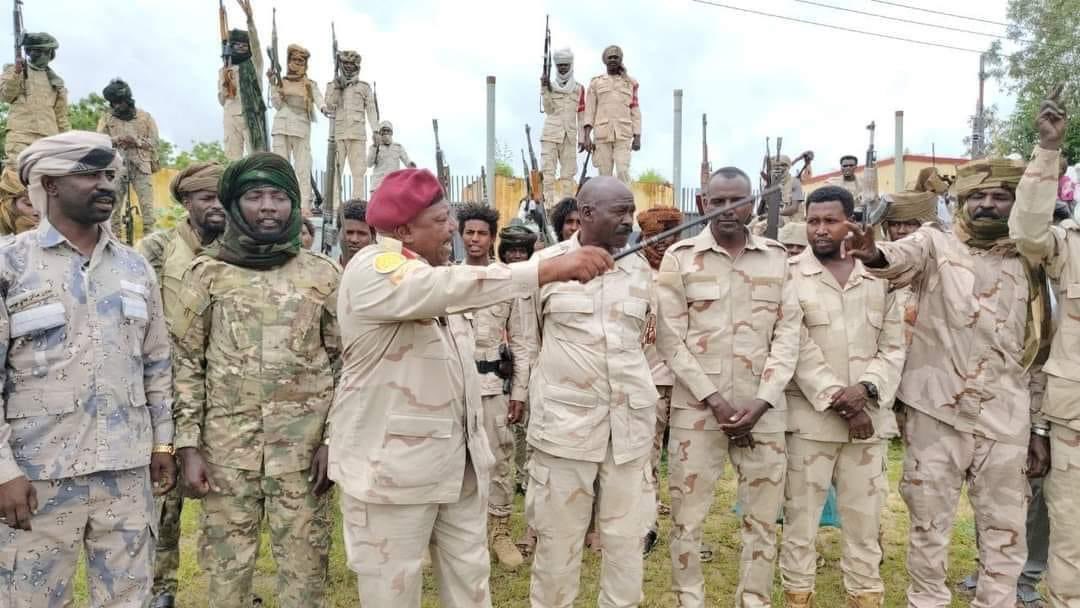 DarfurPost's tweet image. #عاجل

دافور بوست  : هروب المستوطنين الجدد و إغلاق المحلات التجارية في مدينتي (أم دخن) و (زالنجي) بولاية وسط دارفور مع أنباء عن زحف القوة المشتركة لحركات الكفاح المسلح نحو الولاية.

#السودان
#حرب_السودان
#دارفور_بوست