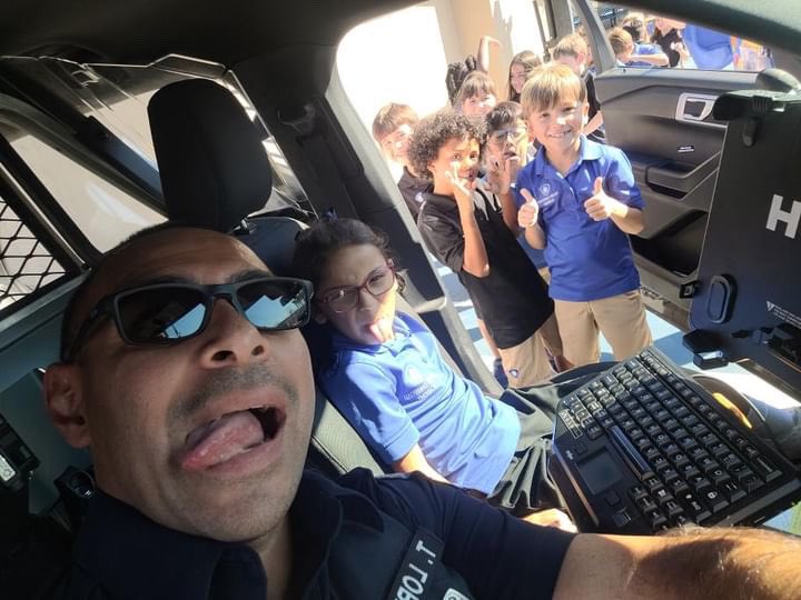 Indiopd's tweet photo. It was a great morning for a 911 presentation by Acting Dispatch Supervisor Hernandez! School Resource Officer Lopez also brought the IPD Pink Unit. Thank you Desert Christian Academy for having us!
#OurCommunityourCommitment #IndioPolice #futurefirstresponders https://t.co/F2cSJJ7oPi
