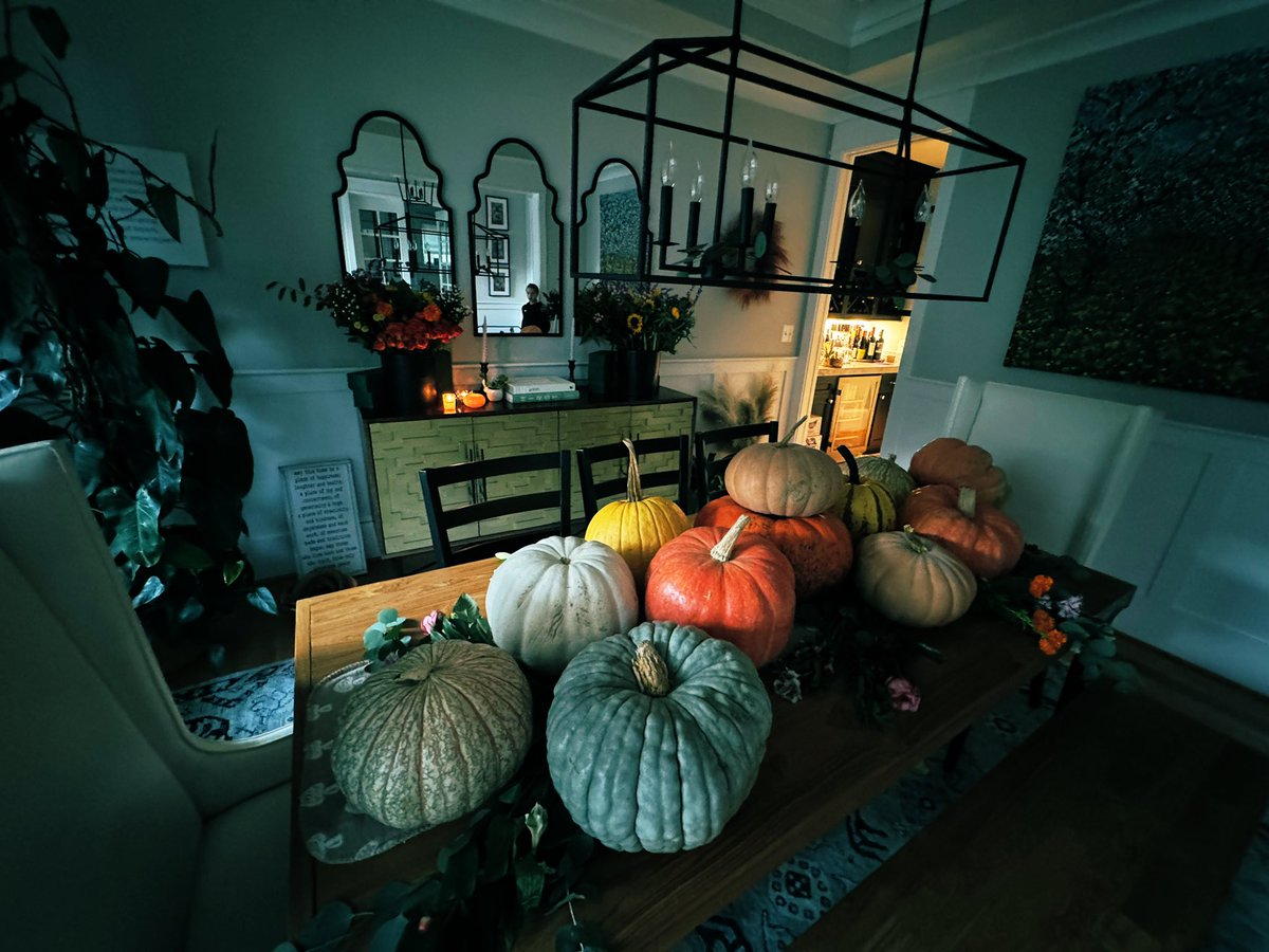 melanietc's tweet image. So grateful for the talented &amp;amp; creative @KMcKay_Designs who helped me create this fun @cadredc ladies night designing fall floral arrangements. 🎃💐 Love you, sister. 🫶🏻✨ #unnetworking #havemorefun