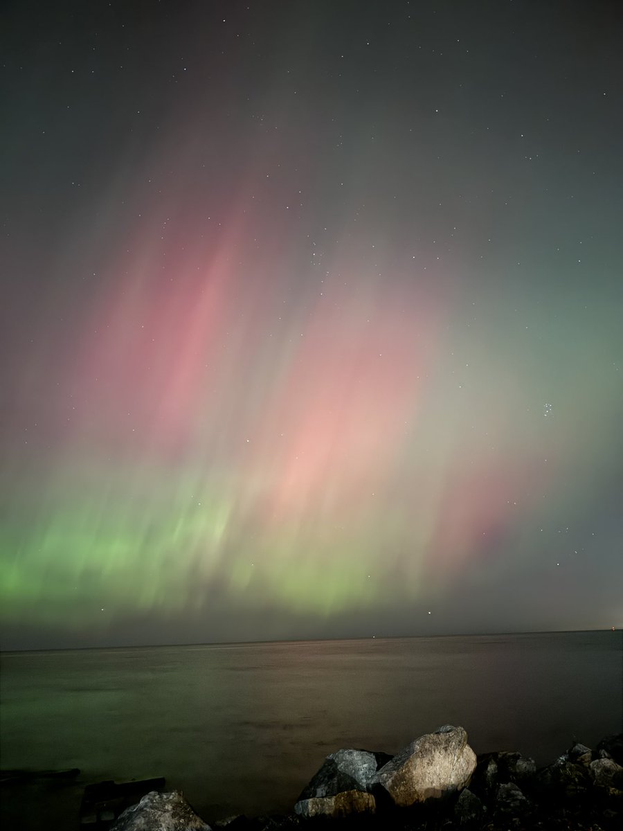 The northern lights were beautiful from my airbnb. ❤️