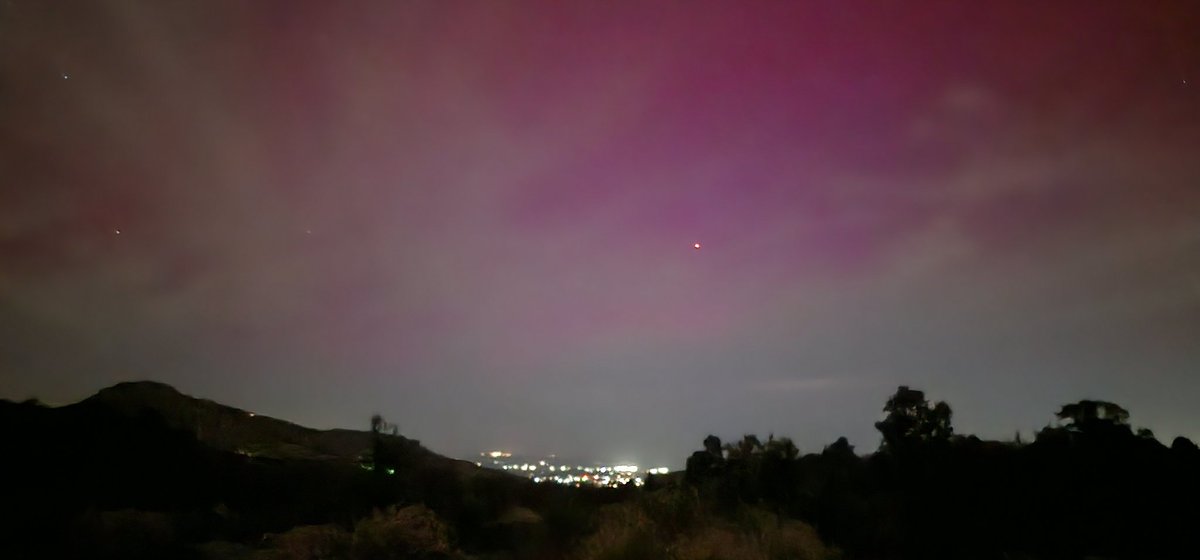 Ace12541's tweet photo. @StrmchsrHunterF 1st: Near Wrightwood, CA ~7:45PM local.
2nd: Near Llano, CA ~8:30PM local. https://t.co/TyDGmO4B6R