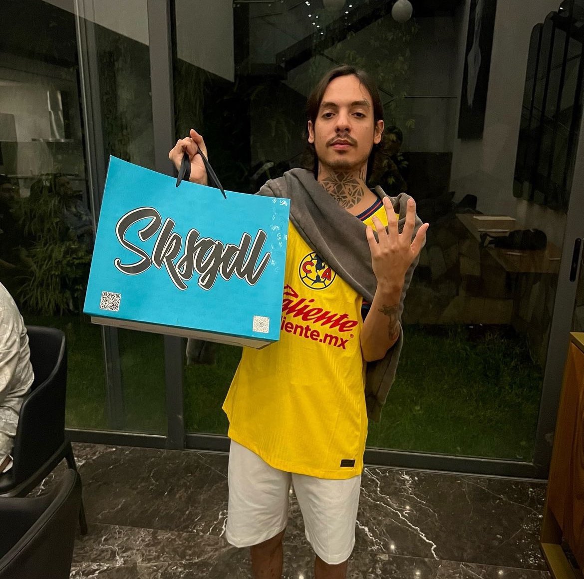 Natanael Cano con la playera del América, eligió el lado bueno de la historia😮‍💨💛