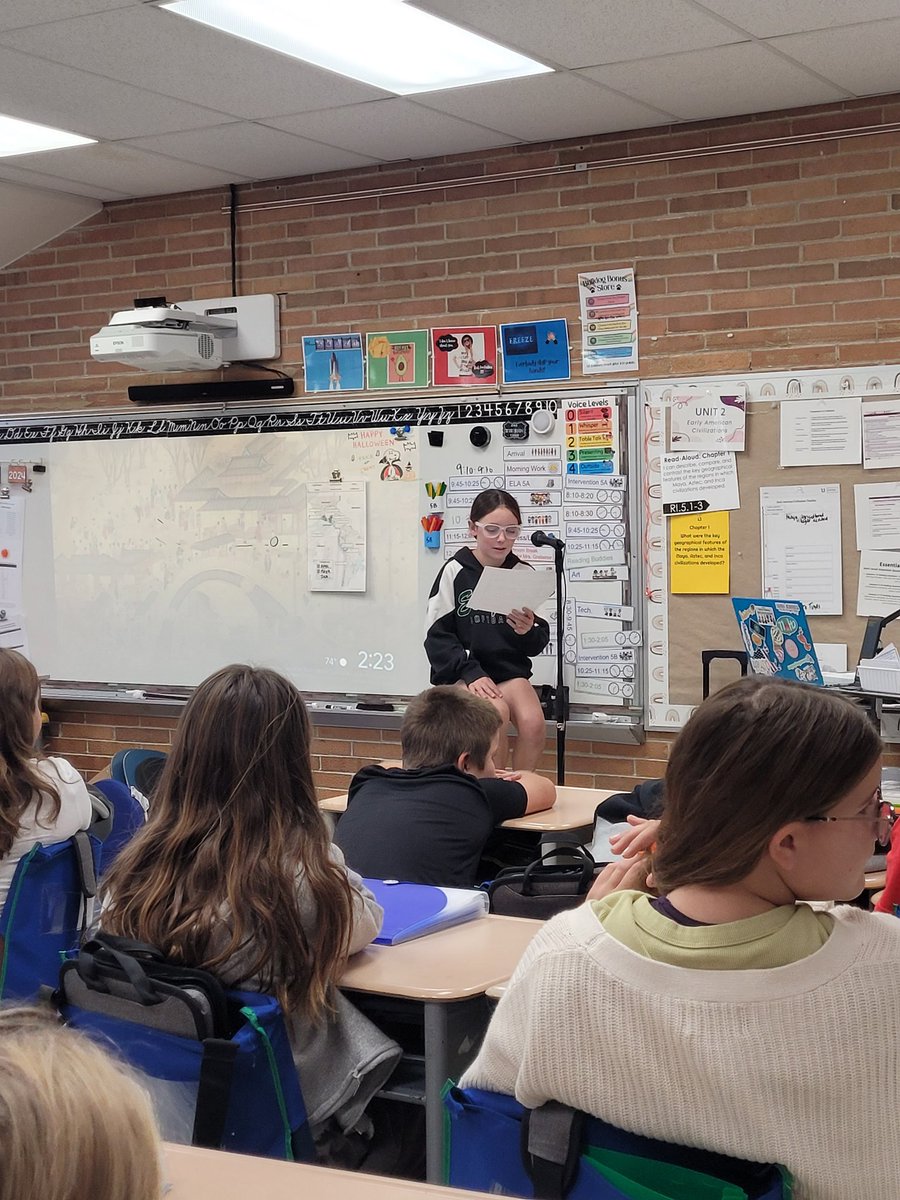 5AwithOShea's tweet image. We started giving our Book Talks today! 
#BeEvergreen
#40BookChallenge