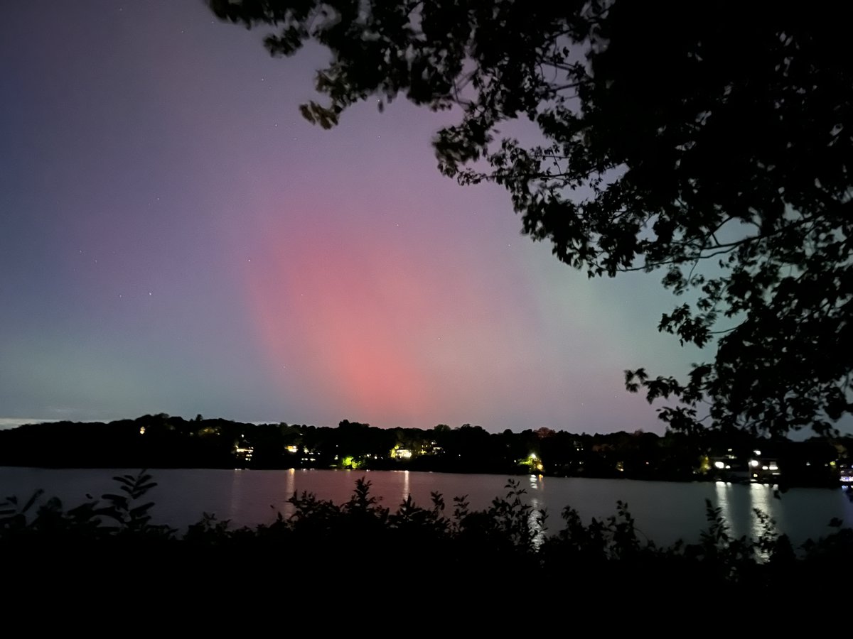 So happy to see the #northernlights tonight! This was at Spy Pond in Arlington, MA. What a show!