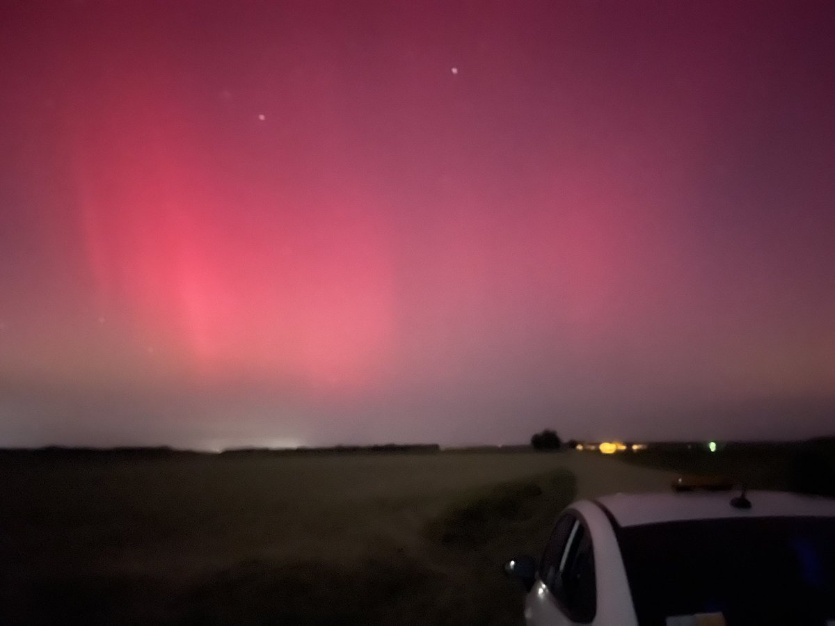 Sawyer_WX's tweet photo. OH MY GOSH!!! 
Aurora Borealis spotted in Oak Ridge, Louisiana at 9:00pm with Pilars visible with the naked eye! 
Only saw the auroras back in May but never saw it with the naked eye let alone with Pilars. 10/10 experience and glad I got to share it with amazing people! https://t.co/7R8AVEGDLO