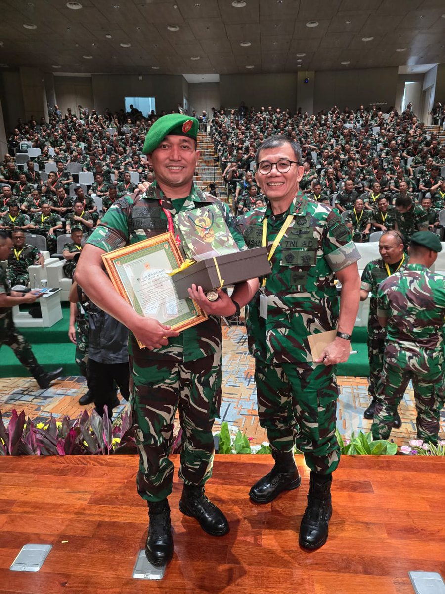 Kodam_1BB's tweet photo. Dandim 0210/TU Terima Piagam Penghargaan Kasad Sebagai Prajurit Berprestasi di Bidang Teritorial TA 2024 https://t.co/LCLL7UTbR0