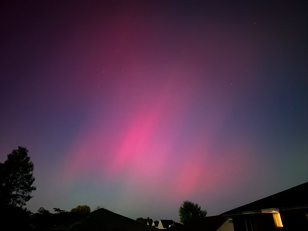 Spent the better part of 3 hours watching the sky tonight. The Northern Lights have been on my bucket list my entire life, and now I’ve seen them right here in my backyard three times this year. That blows my mind. Best show yet! #northernlights