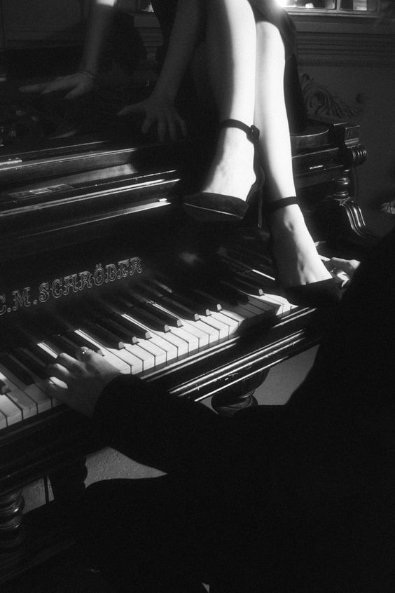 ⠀⠀
⠀⠀
เจ้าแห่งดวงใจข้า
ยังคงตระการตานิรันดร์

ผู้ช่วยวิญญาของตัวข้า
ยามความมืดเคลื่อนคล้อย ประสานทับกันเจ้ากับข้า
ขอให้แบกรับไว้เถิดหนา
⠀⠀
⠀⠀